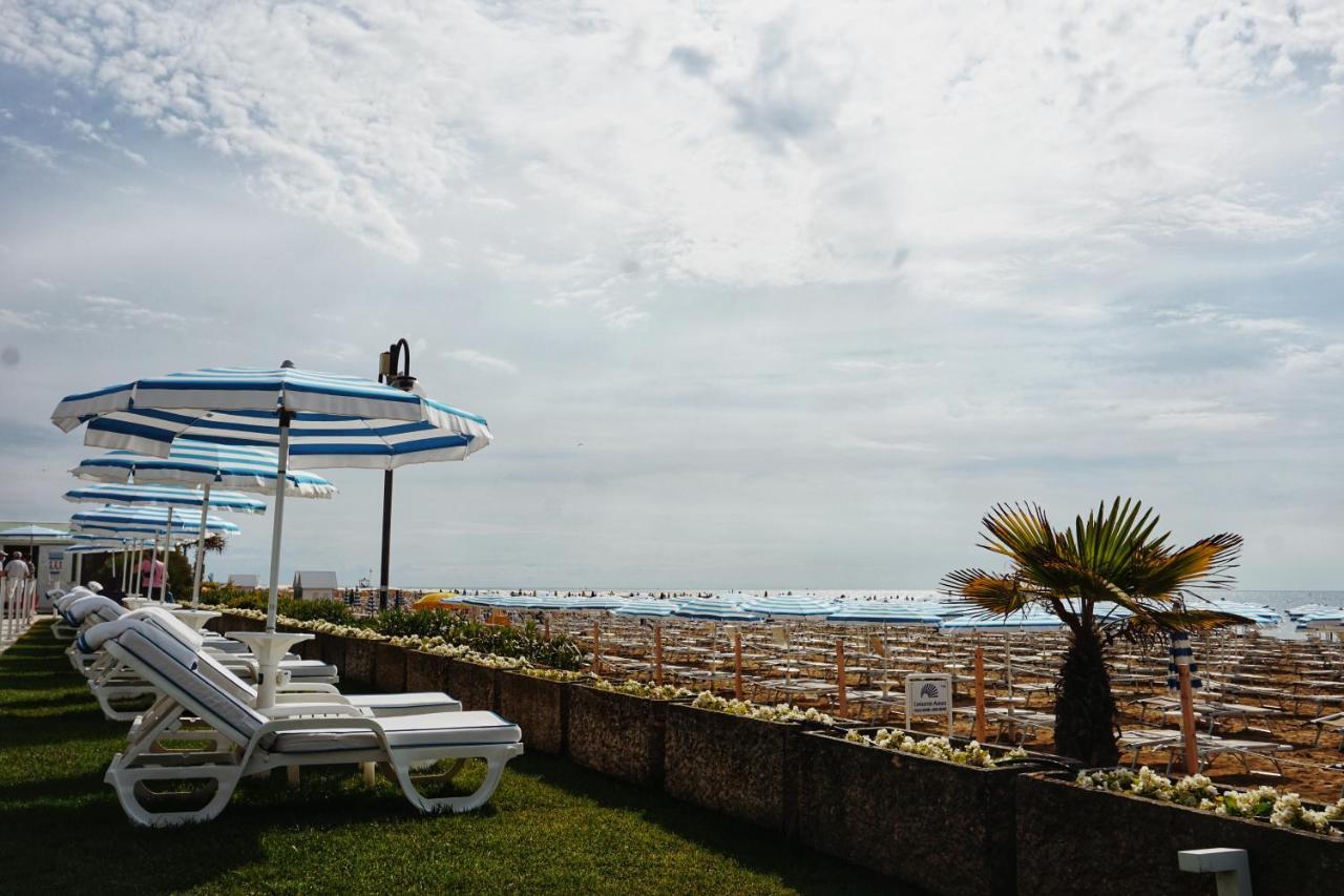 Hotel Le Soleil Лідо-ді-Єзоло Екстер'єр фото