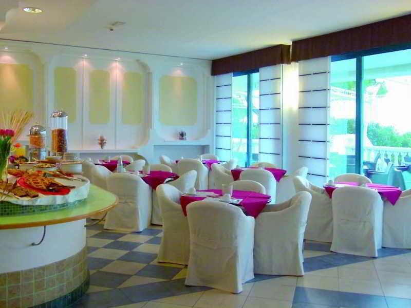 Hotel Le Soleil Лідо-ді-Єзоло Екстер'єр фото