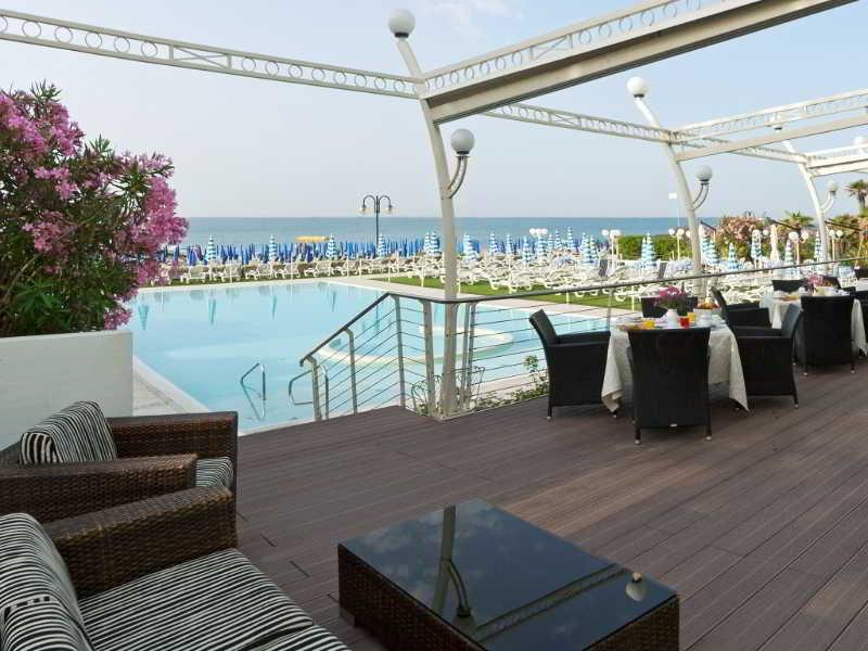 Hotel Le Soleil Лідо-ді-Єзоло Екстер'єр фото