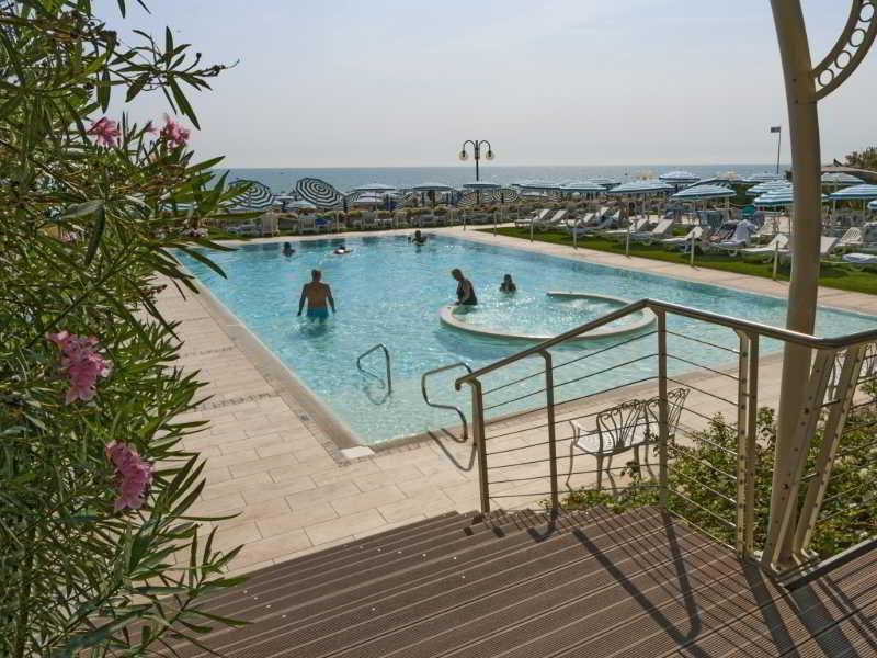 Hotel Le Soleil Лідо-ді-Єзоло Екстер'єр фото