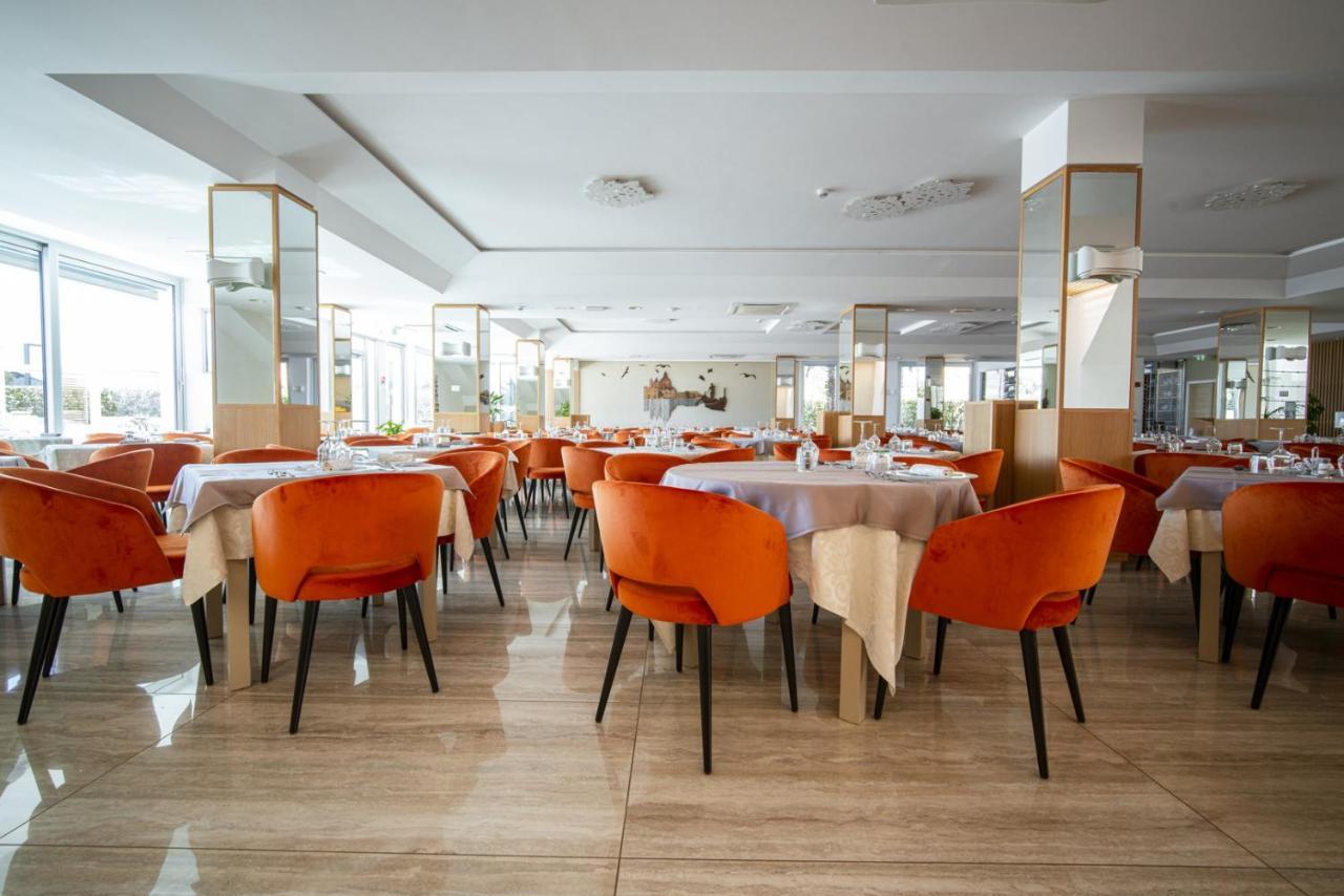 Hotel Le Soleil Лідо-ді-Єзоло Екстер'єр фото