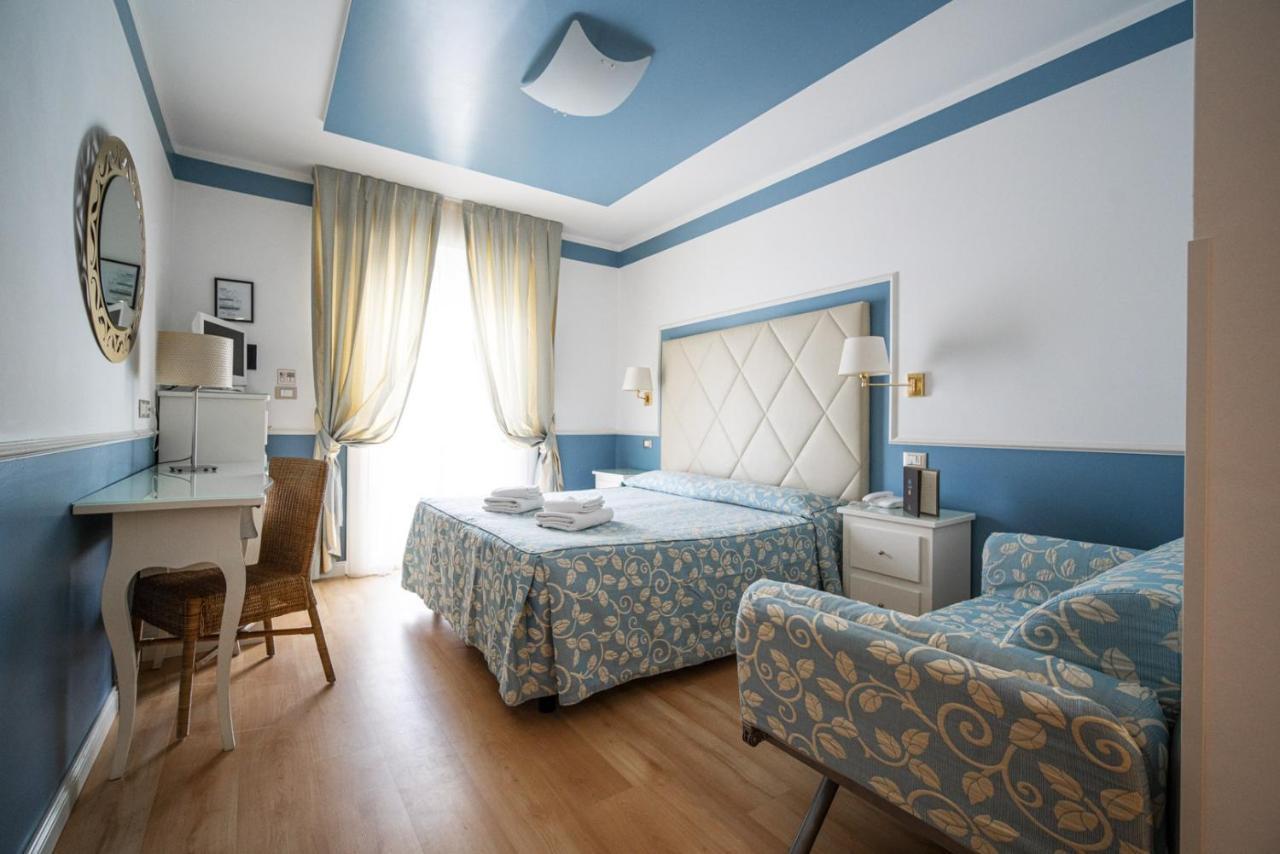Hotel Le Soleil Лідо-ді-Єзоло Номер фото