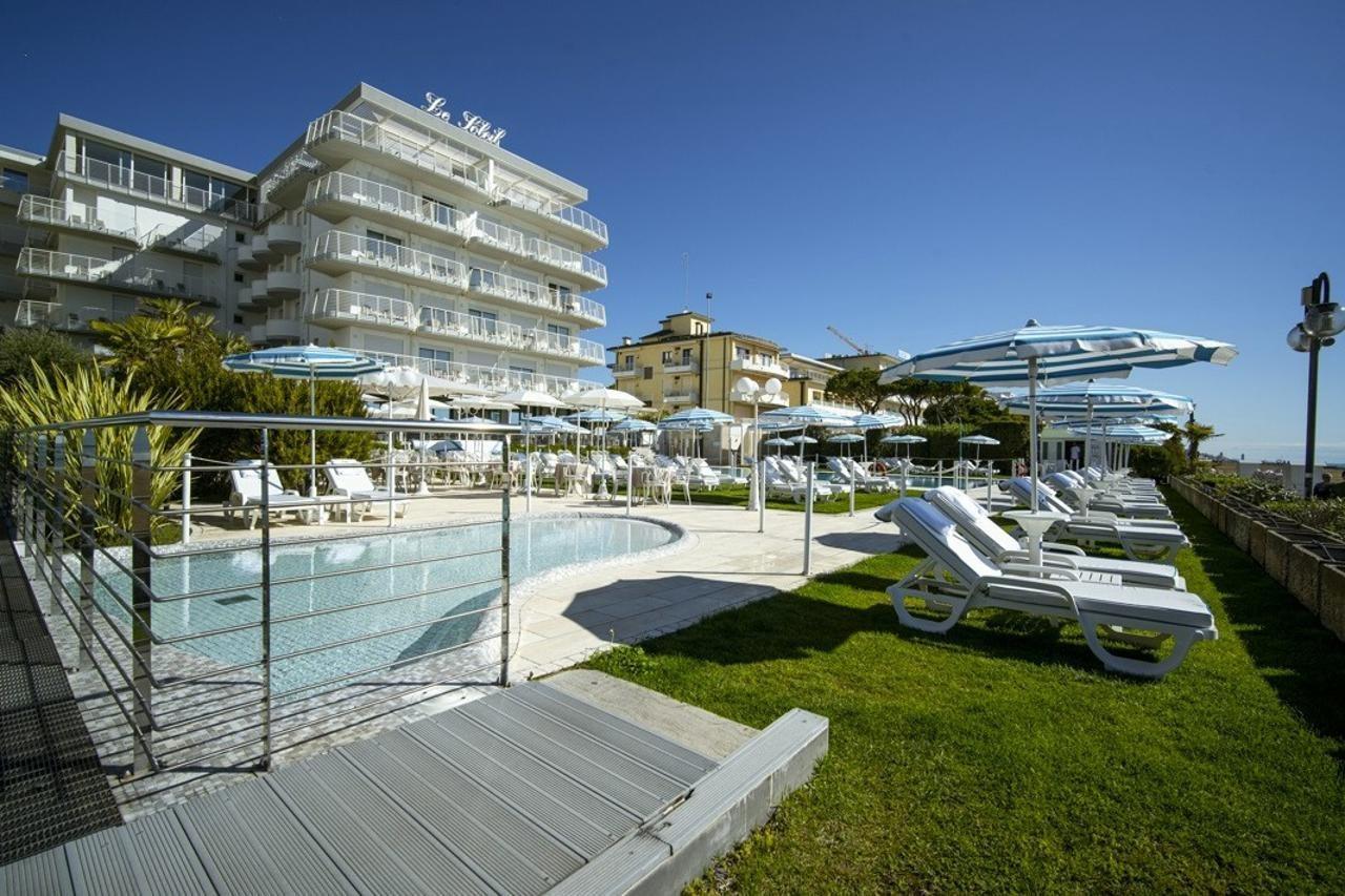 Hotel Le Soleil Лідо-ді-Єзоло Екстер'єр фото