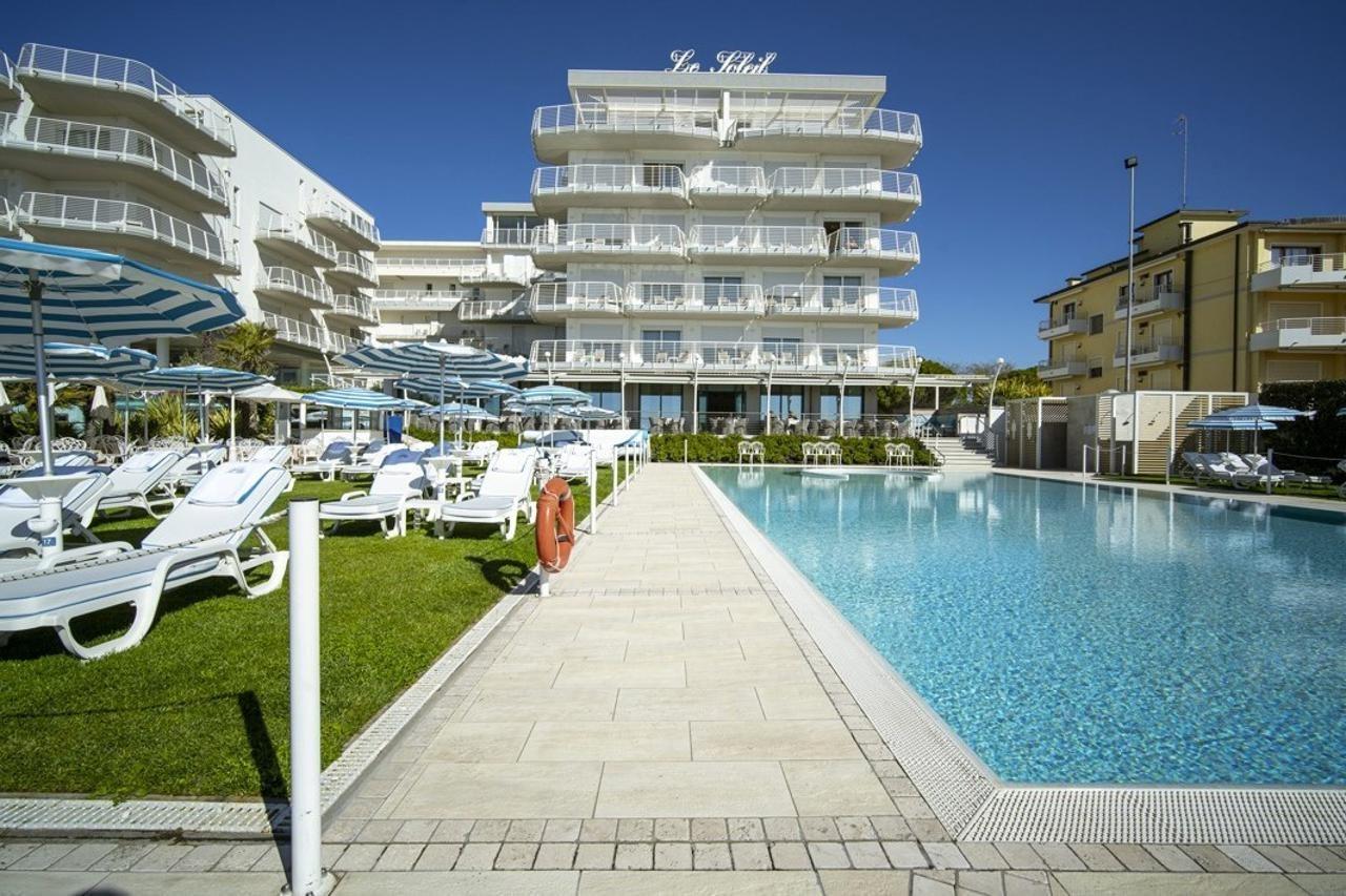 Hotel Le Soleil Лідо-ді-Єзоло Екстер'єр фото