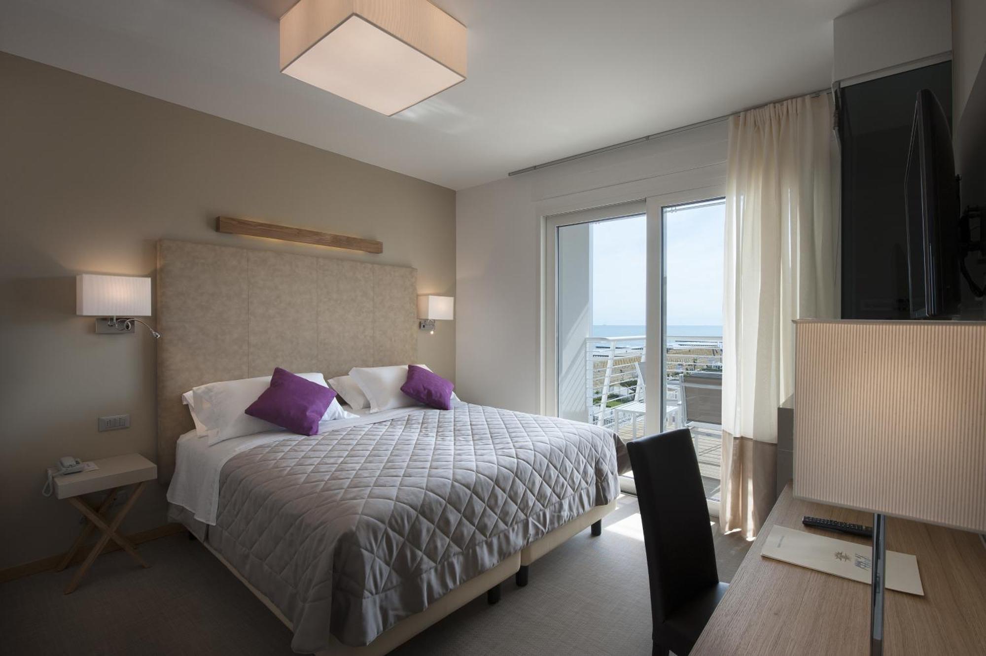 Hotel Le Soleil Лідо-ді-Єзоло Номер фото