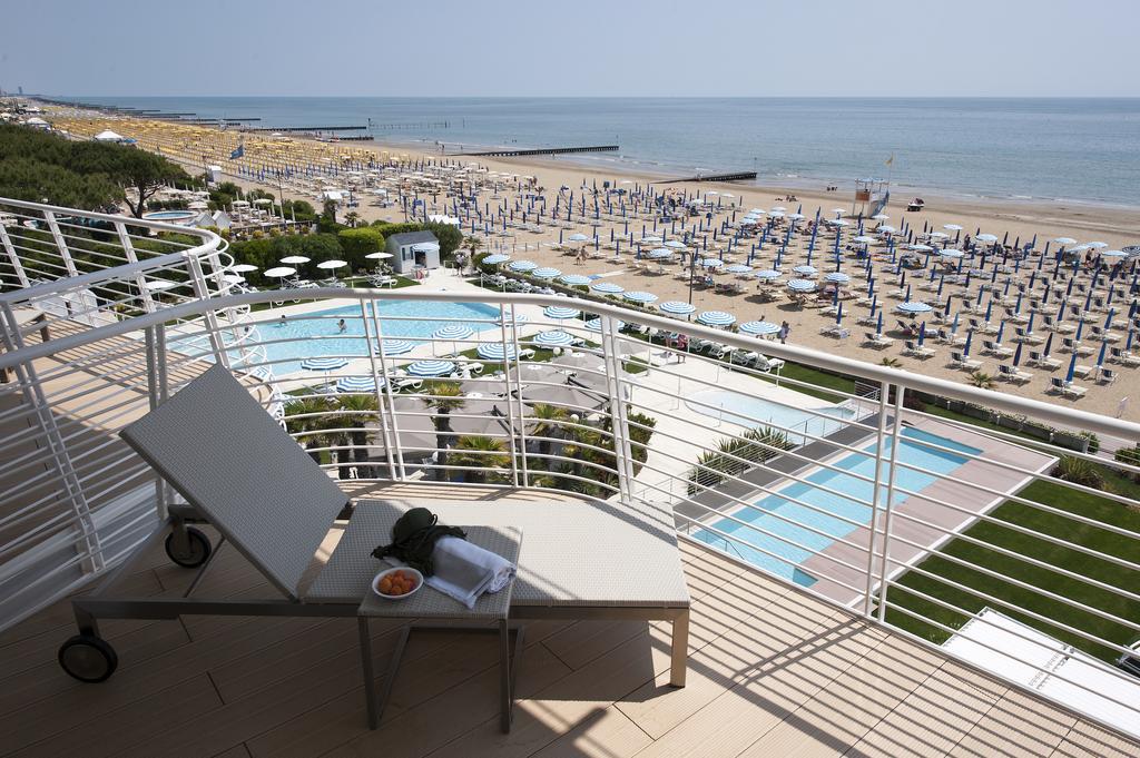Hotel Le Soleil Лідо-ді-Єзоло Екстер'єр фото