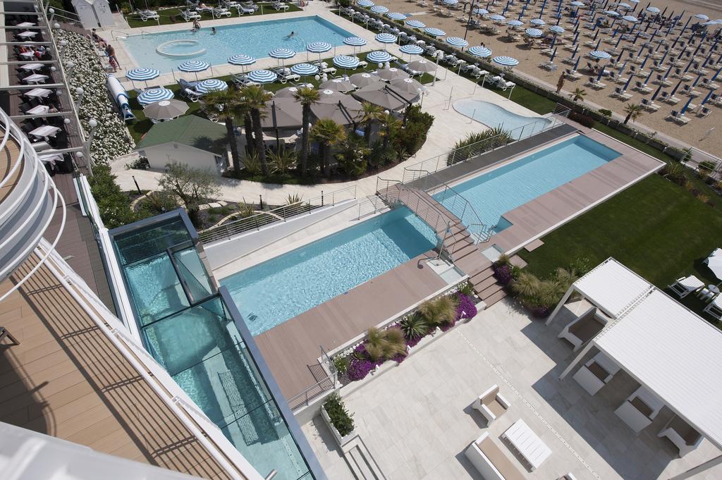 Hotel Le Soleil Лідо-ді-Єзоло Екстер'єр фото